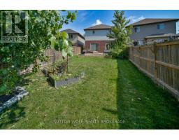 22 QUEENSWAY DRIVE - 43