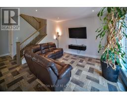 22 QUEENSWAY DRIVE - 6