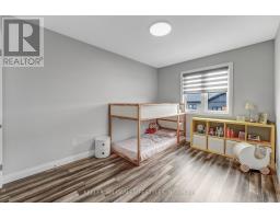 22 - 819 KLEINBURG DRIVE - 25