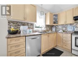 852 SILVERSMITH STREET - 16