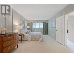 37 BLOOMFIELD DRIVE - 18