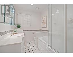 37 BLOOMFIELD DRIVE - 23