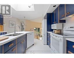 37 BLOOMFIELD DRIVE - 7