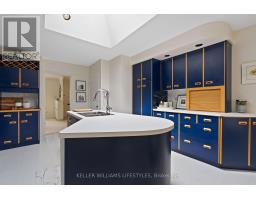37 BLOOMFIELD DRIVE - 8