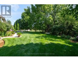 27 HOEFNAGELS CRESCENT - 12