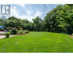27 HOEFNAGELS CRESCENT - 13