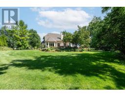 27 HOEFNAGELS CRESCENT - 14