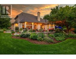 27 HOEFNAGELS CRESCENT - 16