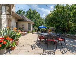 27 HOEFNAGELS CRESCENT - 18