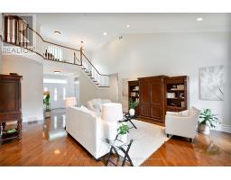 27 HOEFNAGELS CRESCENT - 23