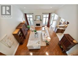 27 HOEFNAGELS CRESCENT - 24