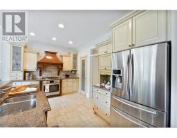 27 HOEFNAGELS CRESCENT - 28