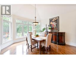 27 HOEFNAGELS CRESCENT - 30