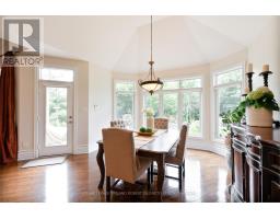 27 HOEFNAGELS CRESCENT - 32
