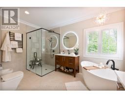 27 HOEFNAGELS CRESCENT - 36
