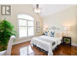 27 HOEFNAGELS CRESCENT - 37