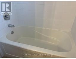 33 - 35 WATERMAN AVENUE - 12