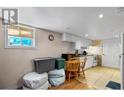 15 GARLAND CRESCENT - 32
