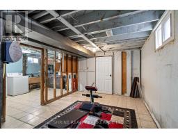 15 GARLAND CRESCENT - 40