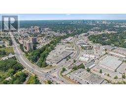 903 - 860 COMMISSIONERS ROAD E - 32