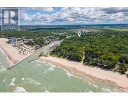 34 ALBERTA STREET - 4