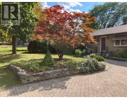 465 RIDGEWOOD CRESCENT - 2