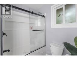31 - 989 NOTRE DAME DRIVE - 18