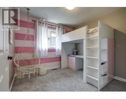 25 HAWTHORNE CRESCENT - 15