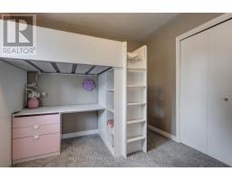 25 HAWTHORNE CRESCENT - 16