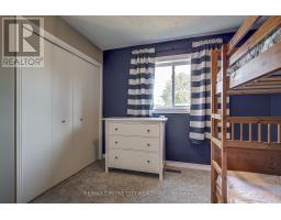 25 HAWTHORNE CRESCENT - 18