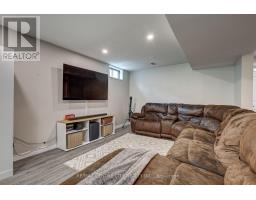 25 HAWTHORNE CRESCENT - 26