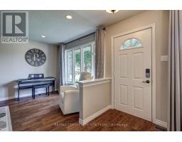 25 HAWTHORNE CRESCENT - 3