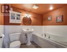 25 HAWTHORNE CRESCENT - 30