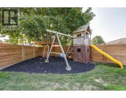 25 HAWTHORNE CRESCENT - 35