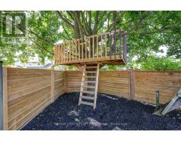 25 HAWTHORNE CRESCENT - 37