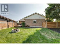 25 HAWTHORNE CRESCENT - 38