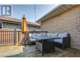 25 HAWTHORNE CRESCENT - 40