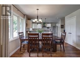 25 HAWTHORNE CRESCENT - 9