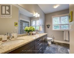 81 - 9 DAUSETT DRIVE - 21