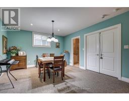 81 - 9 DAUSETT DRIVE - 46