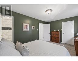 24 MOREAU CRESCENT - 18