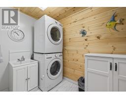 24 MOREAU CRESCENT - 28