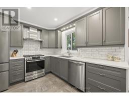 24 MOREAU CRESCENT - 3