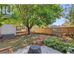 24 MOREAU CRESCENT - 33
