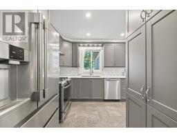 24 MOREAU CRESCENT - 4