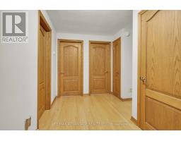41 QUEEN ANNE CIRCLE - 16