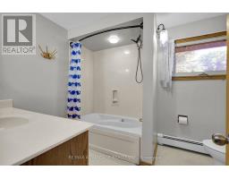 41 QUEEN ANNE CIRCLE - 26