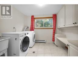 41 QUEEN ANNE CIRCLE - 32