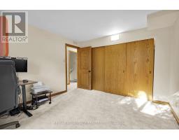 41 QUEEN ANNE CIRCLE - 34