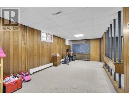 41 QUEEN ANNE CIRCLE - 37